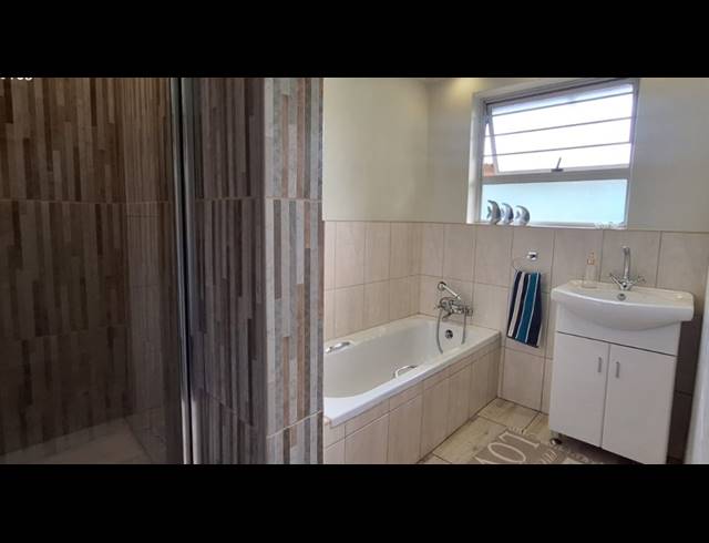 4 BEDROOM HOUSE FOR SALE IN BERGSIG